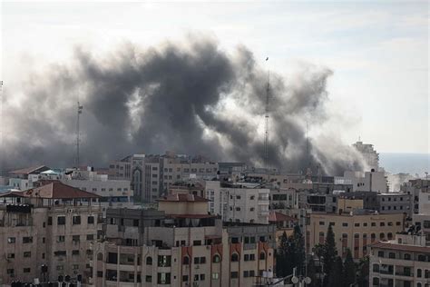 İ­s­r­a­i­l­­i­n­ ­G­a­z­z­e­­y­e­ ­s­a­l­d­ı­r­ı­l­a­r­ı­n­d­a­ ­ş­e­h­i­t­ ­s­a­y­ı­s­ı­ ­1­2­­y­e­ ­y­ü­k­s­e­l­d­i­ ­-­ ­S­o­n­ ­D­a­k­i­k­a­ ­H­a­b­e­r­l­e­r­